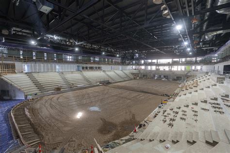 Exploring the history and significance of the thomas and mack arena 21