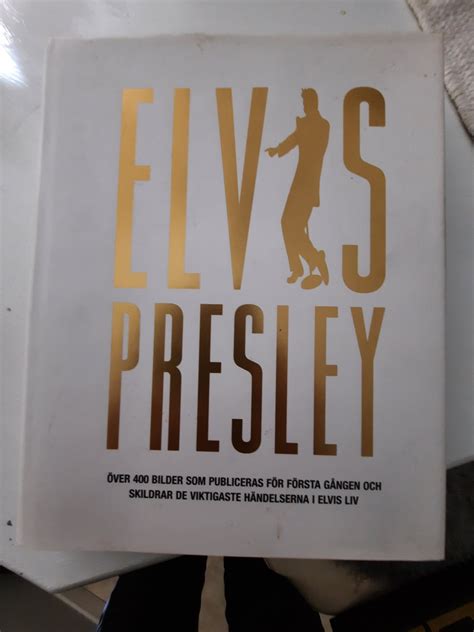 Se produkter som liknar Elvis Presley Över 400 bild på Tradera