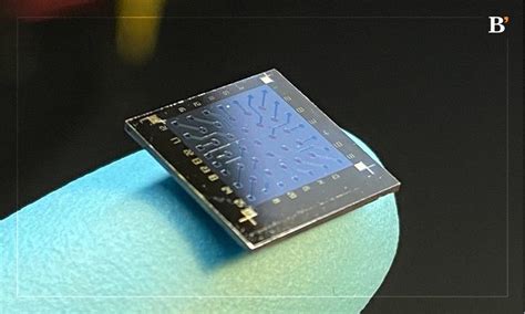 Bio Inspired Sensor Predicts Object Movement With Photo Memristors