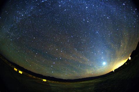 Chuva de meteoros Orionidas já iniciou saiba como assistir