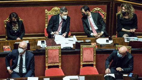 Senato via libera alla fiducia al governo Draghi con 262 sì 40 no e 2