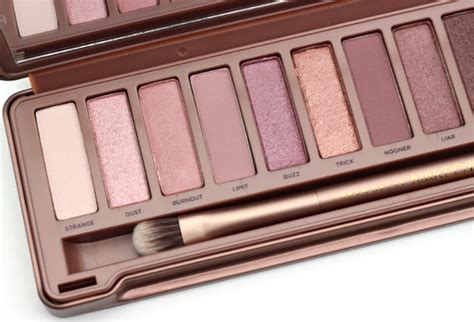 ReviewUrban Decay Naked 3 Eyeshadow Palette Makeup Moment