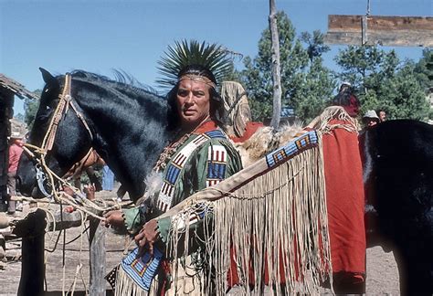 Así Vestían Los Apaches Cuando Te Iban A Rebanar El Cuello Icon El PaÍs