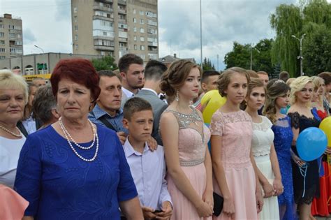 319 вчорашніх одинадцятикласників: у Ковелі відбувся випускний бал