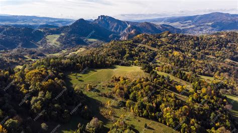 Premium Photo Three Crowns Or Trzy Korony Peaks At Pieniny Mountains