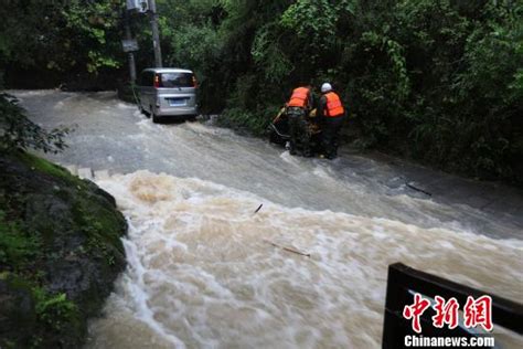 重庆遭今年首次强降雨袭击 近8万人受灾泥石流灾区重庆新浪新闻