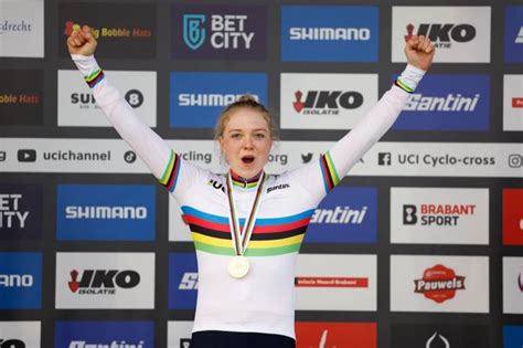 Championnats du monde de cyclo cross Fem van Empel se déchaîne pour