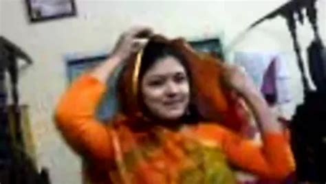 Desi Babe Getting Nude And Seducing On Webcam XHamster