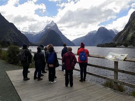 Queenstown Milford Sound Rundflug Natur Bootsfahrt Getyourguide