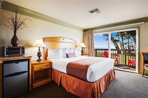 King Jacuzzi Tub Rooms At The Beachcomber Motel Fort Bragg Mendocino Ca Hotel Rooms