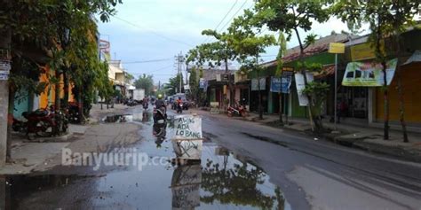 Warga Keluhkan Genangan Air Jalan Ngareng Suarabanyuurip