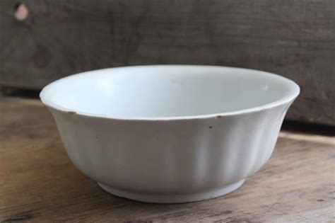 Vintage Alfred Meakin Royal Ironstone China Bowl W Fluted Ladyfinger Shape