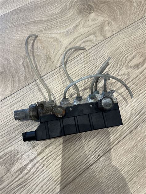 Ventil Druckverteiler Luftfederung Verteiler, Mercedes W220 S-Klasse ...