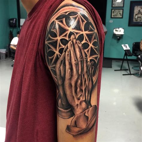 65+ Images OF Praying Hands Tattoos - Way to God