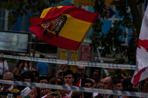 Im Genes Del Desfile Del O Abucheos A S Nchez La Nueva Foto De