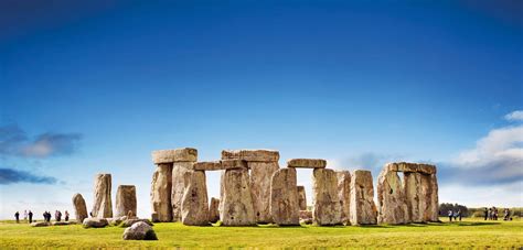 THE POPULAR STONEHENGE TOURS FROM LONDON