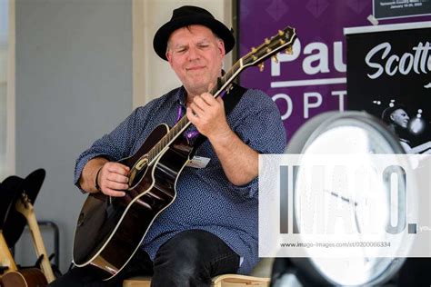 Tamworth Country Music Festival Busker Scott Scotty B Burford