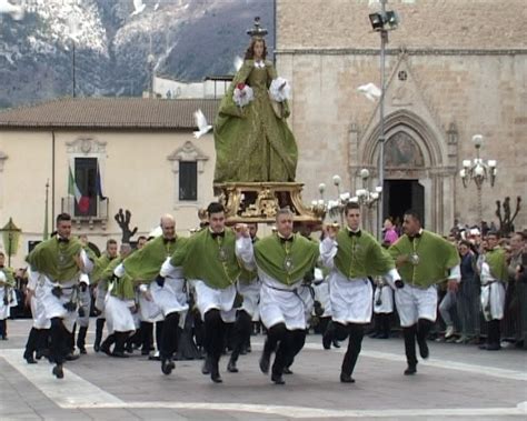 CENTROABRUZZONEWS MADONNA CHE SCAPPA IN PIAZZA SI E RIPETUTA LA