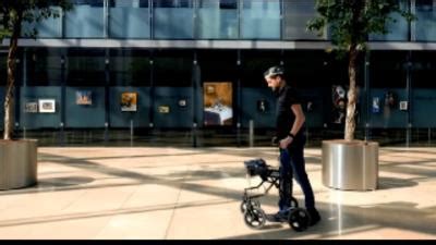 Un paciente tetrapléjico vuelve a caminar gracias a un puente digital