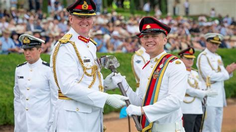 Officer cadet awarded top prize | Defence