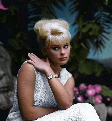 Elke Sommer Gorgeous Photos Of One Of The 60s Most Iconic Sex Symbols