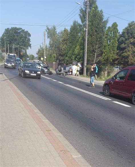 Turbia Droga Z Utrudnieniami Zderzenie Pojazd W Trzy Osoby