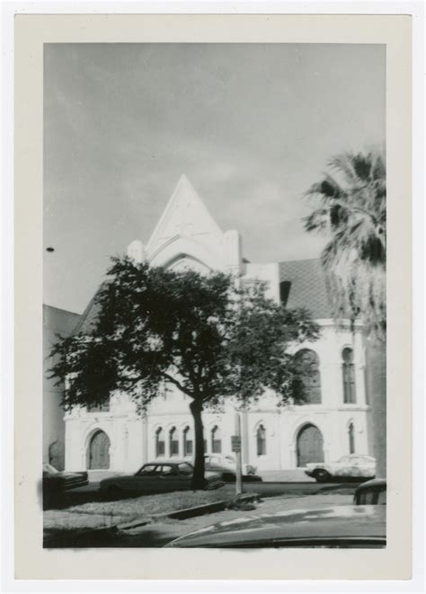 [Congregation B'nai Israel Photograph #1] - The Portal to Texas History