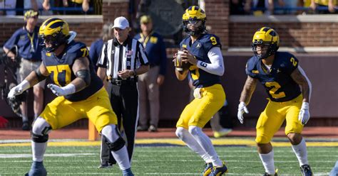 Snap Counts And Pff Grades From Michigans Win Against Unlv Maize N Brew