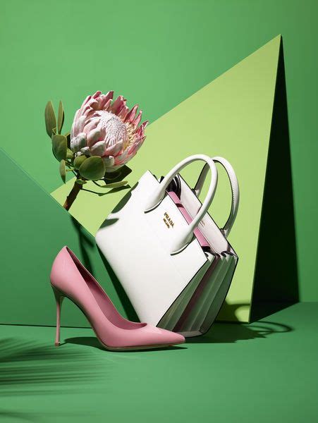 Creative jewelry photography, Photography bags, Fashion photography ...