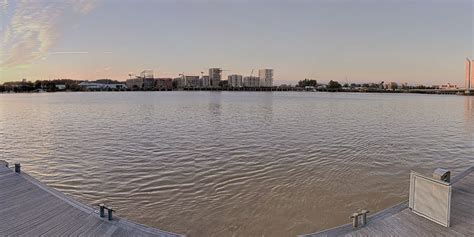 Webcam Bordeaux: HD Panorama Garonne River - Webcam Galore