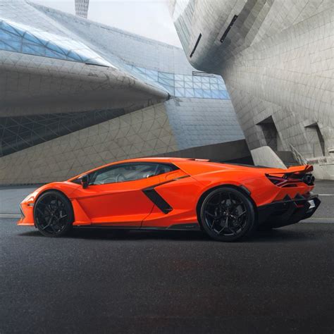 Pretende Encomendar Um Lamborghini Revuelto Prepare Se Para Esperar