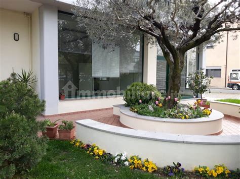 Locale Commerciale Via Schio Forl Rif Immobiliare It