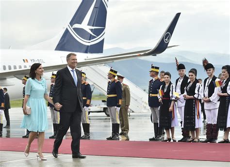 Noiembrie Klaus Iohannis N Africa Tot Cu Un Avion De Lux