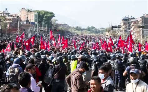 Protesta Populista In Nepal Migliaia In Piazza Per Il Ritorno Della