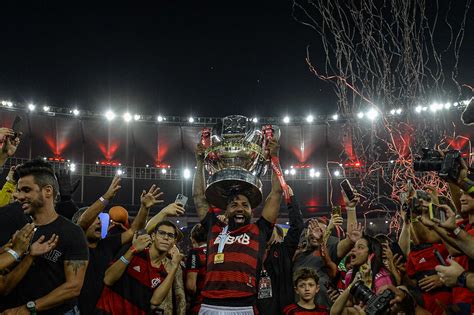 Torcida Do Flamengo N O Perdoa E Resgata Foto Antiga De Rodinei Para