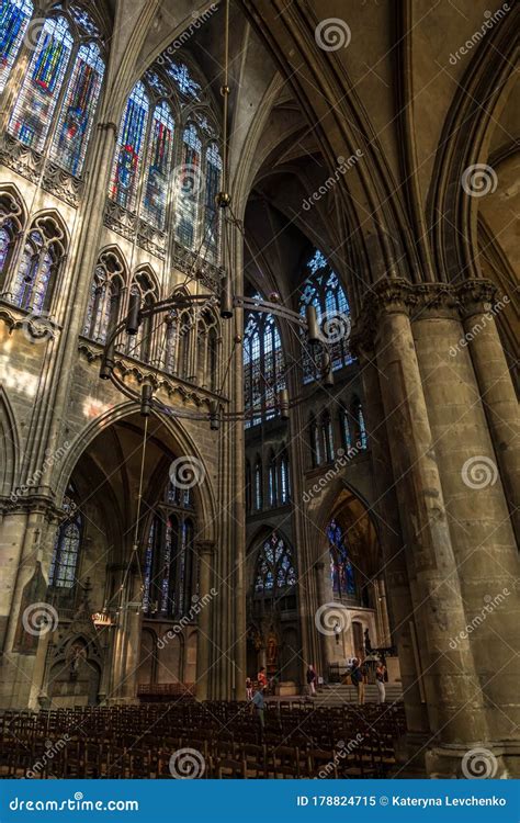 Santa Etienne Catedrale O Catedral De Saint Stephen En Metz Lorraine