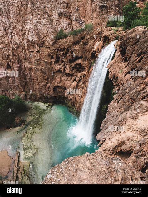 Eine Atemberaubende Aussicht Auf Den Wasserfall Der Havasu Falls Im