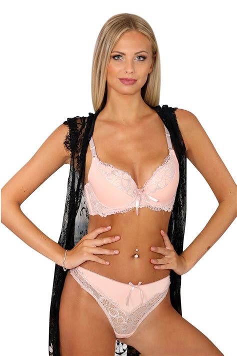 Ensemble Lingerie Nude Et Dentelle Grise