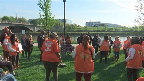 Columbus Group Doj Hold Vigil Honoring Families Who Lost Loved Ones To Gun Violence