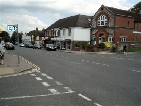 Henfield High Street © Paul Gillett Cc By Sa20 Geograph Britain