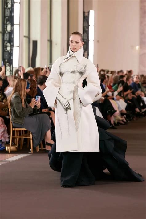 Schiaparelli Haute Couture Fall Winter 2023 Fashionotography