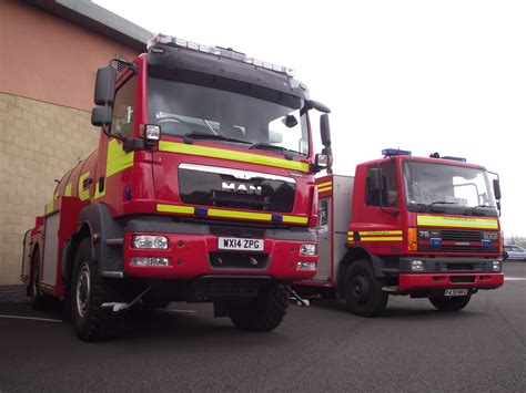 Derbyshire Fire And Rescue Service Dfrs Old And The New Flickr