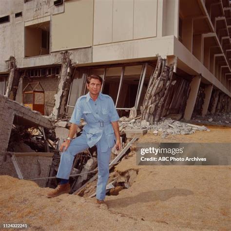 Sylmar Earthquake Photos and Premium High Res Pictures - Getty Images