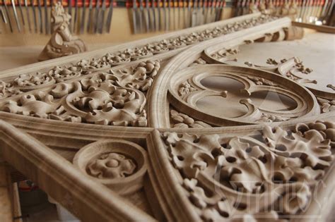 Готический резной декор | How to antique wood, Wood carving, Carving