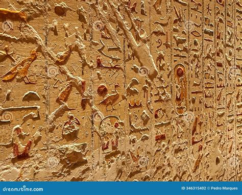 Quem Foi O Primeiro Pesquisador A Decifrar Os Hieróglifos Egípcios