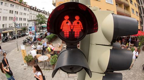 Munich Introduces Same Sex Pedestrian Traffic Signals Free Download Nude Photo Gallery