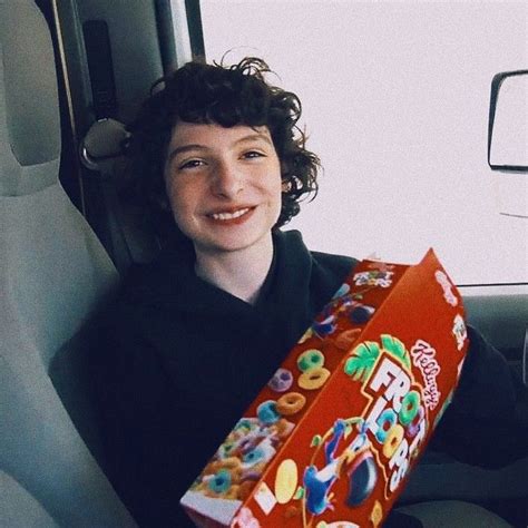 ปักพินโดย Deliak 1230 ใน Finn Wolfhard