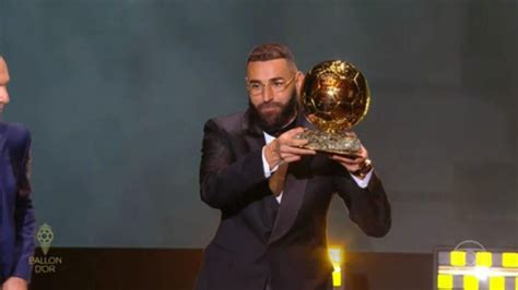 Bola De Ouro 2022 Karim Benzema é Eleito O Melhor Jogador Do Mundo Jornal Nacional G1