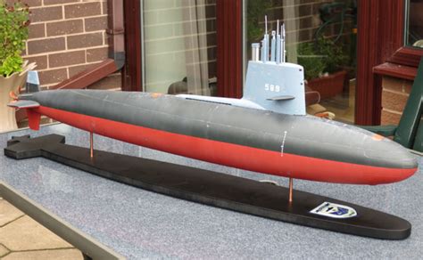 Revell USS Skipjack-class Submarine 1:72 - build review - Scale Modelling Now