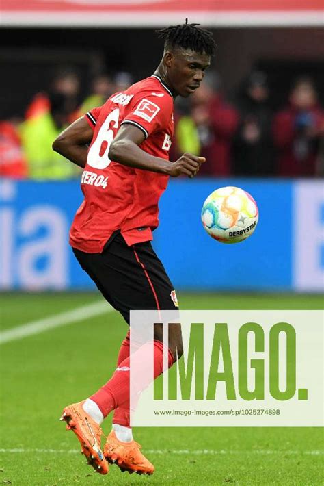 Odilon Kossounou Bayer 04 Leverkusen The Ball In View GER Bayer 04